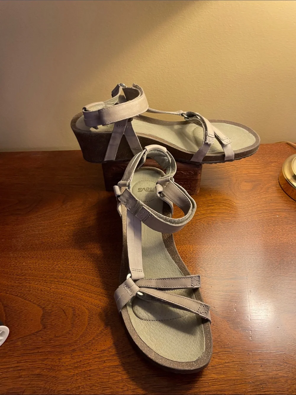 TEVA Women's Ysidro Universal Taupe 100% Leather Wedge - Picture 1 of 9